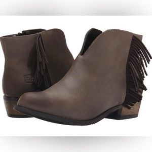 NWT Dirty Laundry dark grey chit chat booties - size 5.5